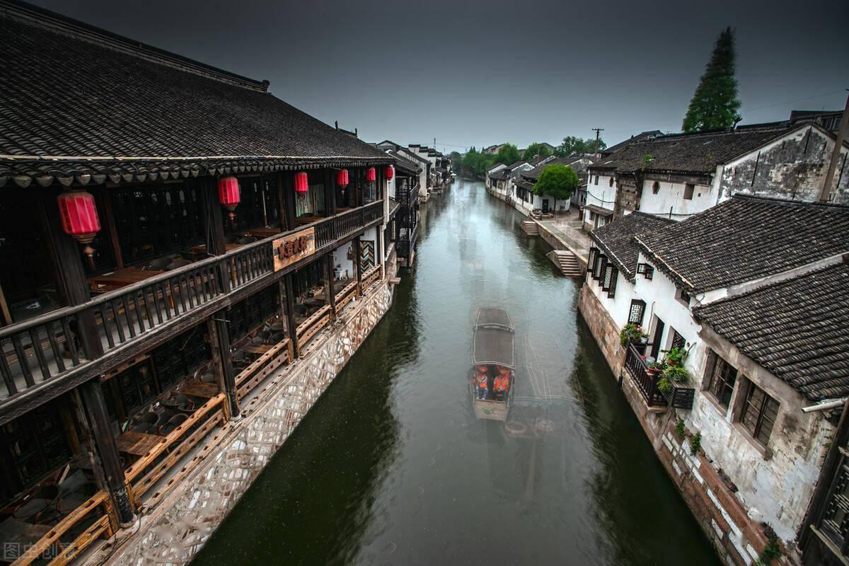 层层恐惧
